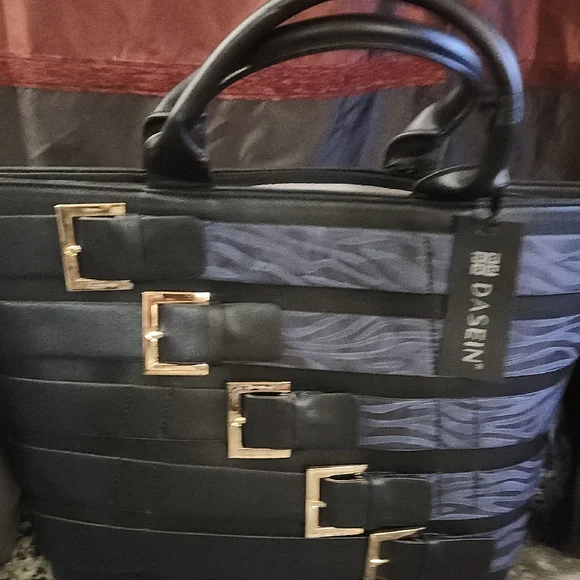 Get All Five Bags For The Price Of 2. Multiple Womens Bags For Price Of 2. - Picture 5 of 6